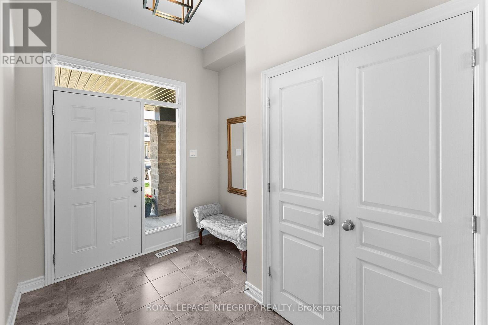 270 Shinleaf Crescent, Ottawa, Ontario  K1W 0J2 - Photo 4 - X13128506
