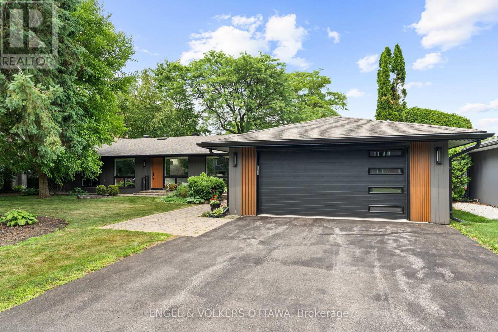 51 LISMER CRESCENT, Ottawa, Ontario