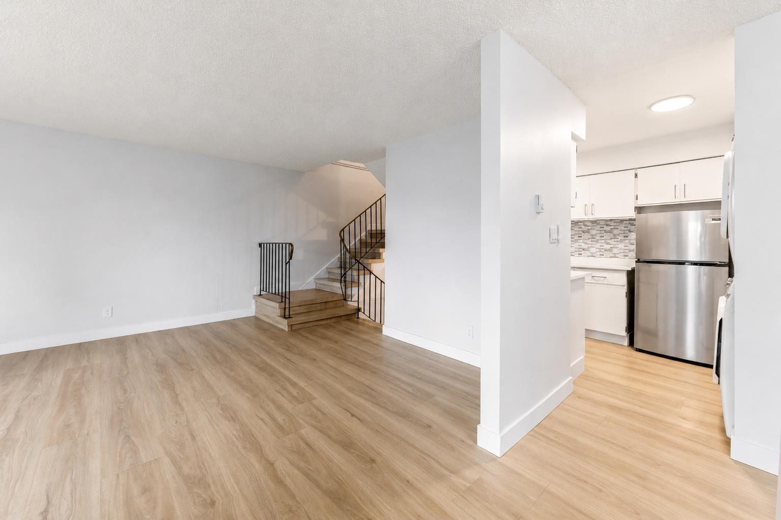 10582 Holly Park Lane, Surrey, British Columbia V3R 6X9 - Photo 11 - R3123665