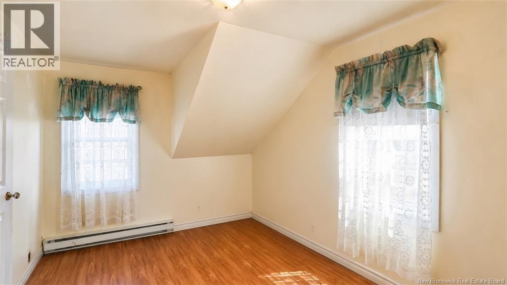 496 Rue Principale, Pointe-Verte, New Brunswick  E8J 2Z6 - Photo 27 - NB139351