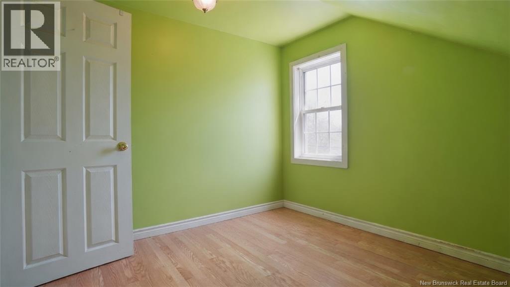 496 Rue Principale, Pointe-Verte, New Brunswick  E8J 2Z6 - Photo 32 - NB139351