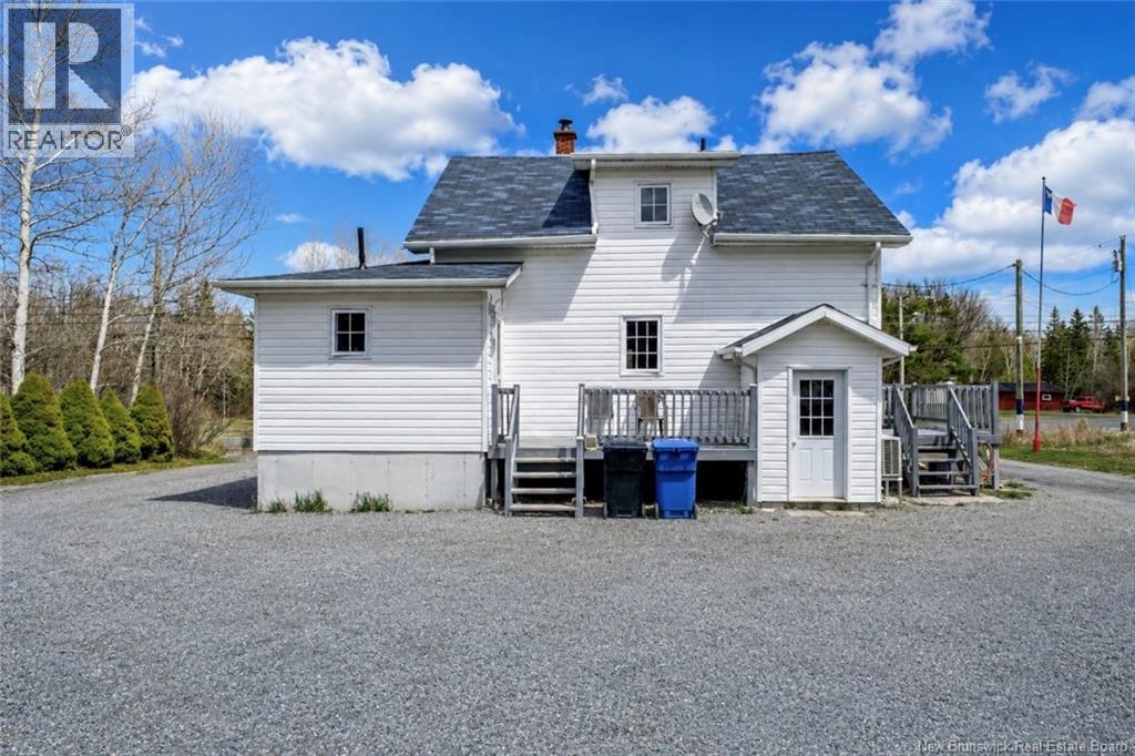 496 Rue Principale, Pointe-Verte, New Brunswick  E8J 2Z6 - Photo 39 - NB139351