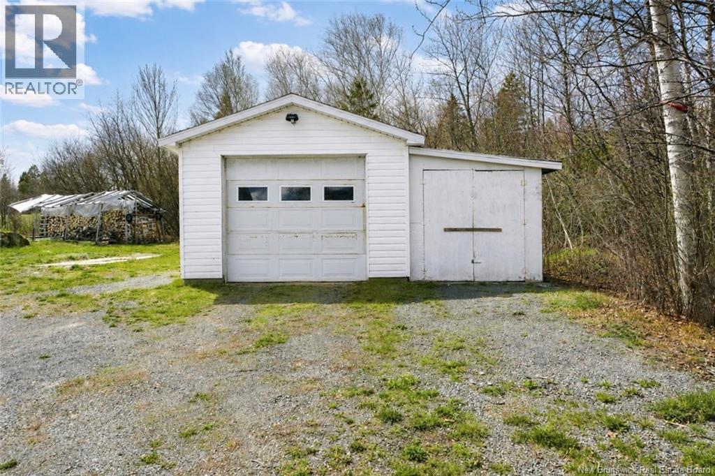 496 Rue Principale, Pointe-Verte, New Brunswick  E8J 2Z6 - Photo 41 - NB139351