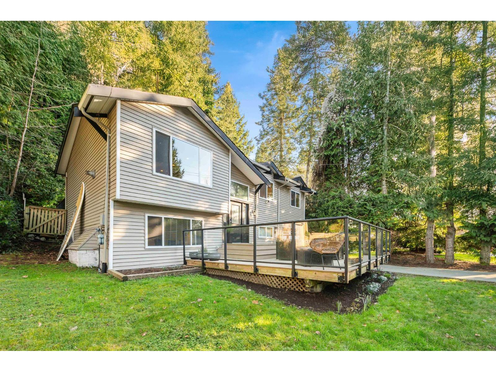 2722 Bayview Street, Surrey, British Columbia V4A 2Z4 - Photo 1 - R3122800