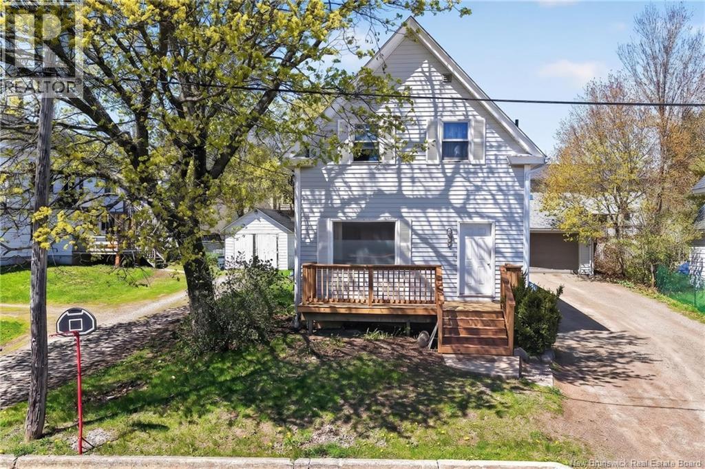 9 Mansfield, Moncton, New Brunswick  E1A 2V8 - Photo 2 - NB139478