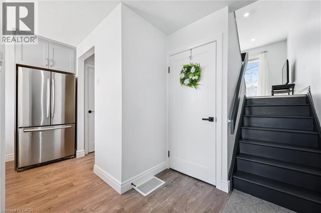 224g Harvard Place, Waterloo, Ontario  N2J 4G2 - Photo 3 - 40829635