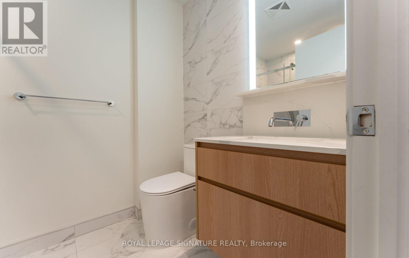 210 - 322 Dupont Street, Toronto, Ontario M5R 0E3 - Photo 14 - C13128394