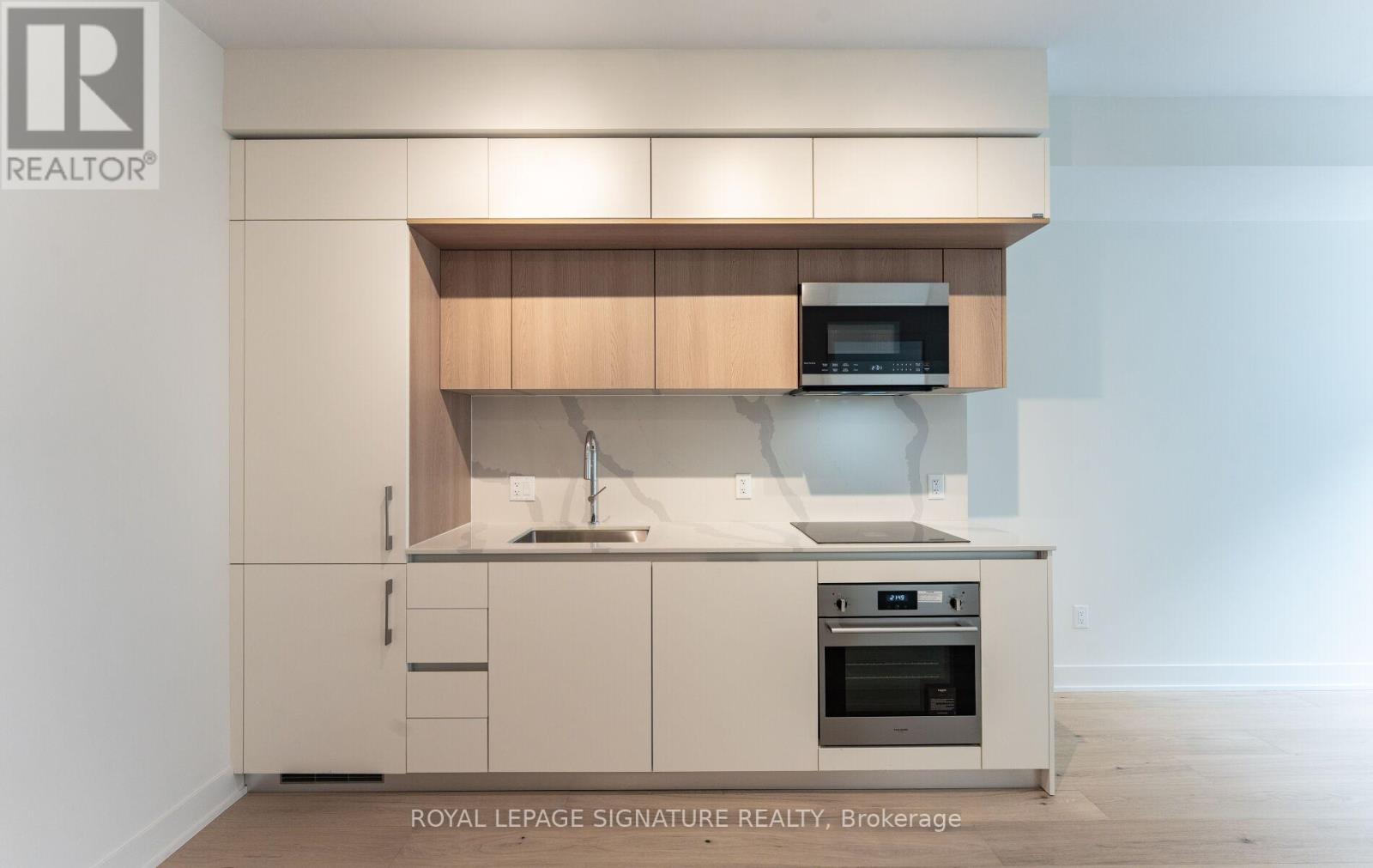 210 - 322 Dupont Street, Toronto, Ontario M5R 0E3 - Photo 3 - C13128394
