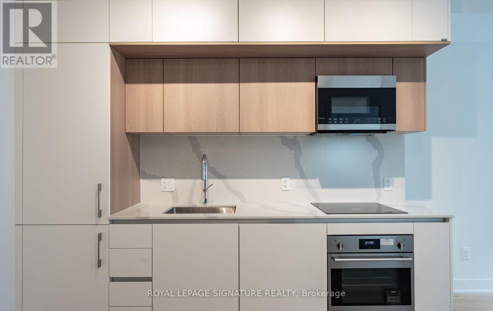 210 - 322 Dupont Street, Toronto, Ontario M5R 0E3 - Photo 5 - C13128394