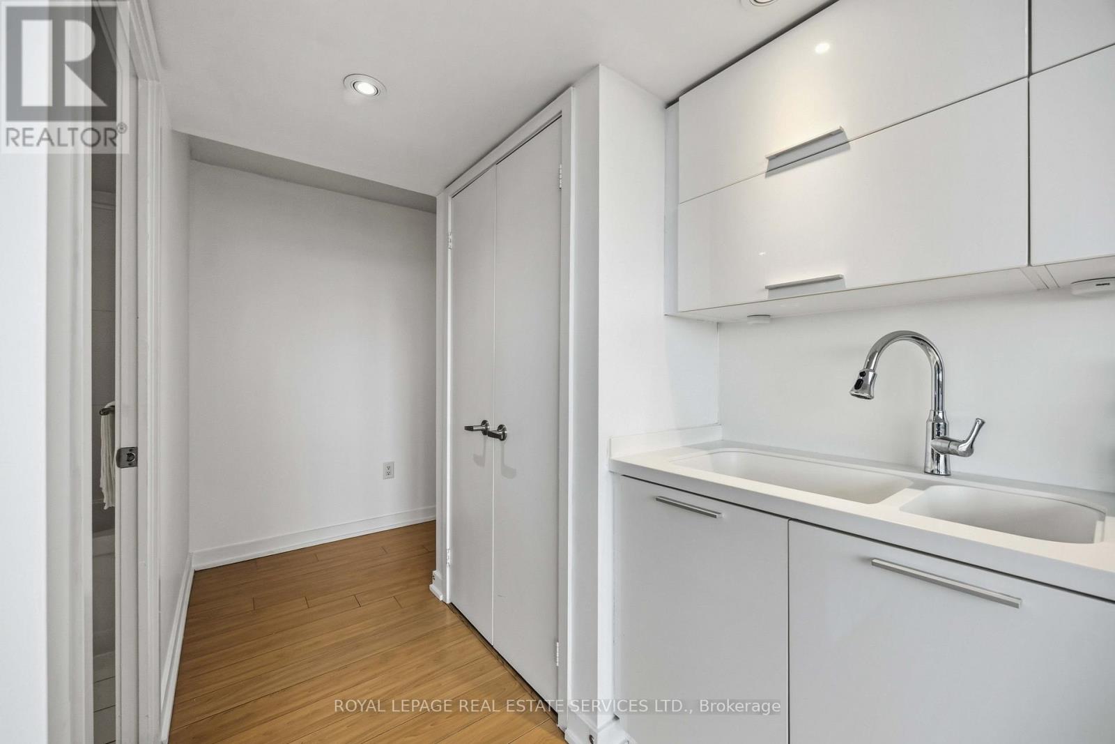 2507 - 25 Capreol Court, Toronto, Ontario  M5V 3Z7 - Photo 23 - C13128430