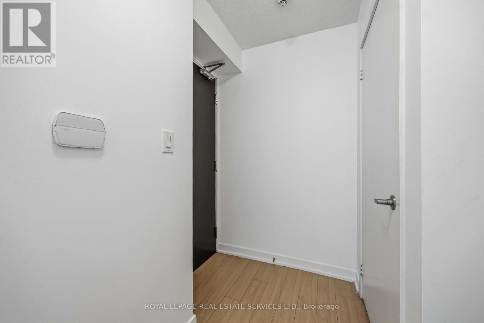 2507 - 25 Capreol Court, Toronto, Ontario  M5V 3Z7 - Photo 5 - C13128430