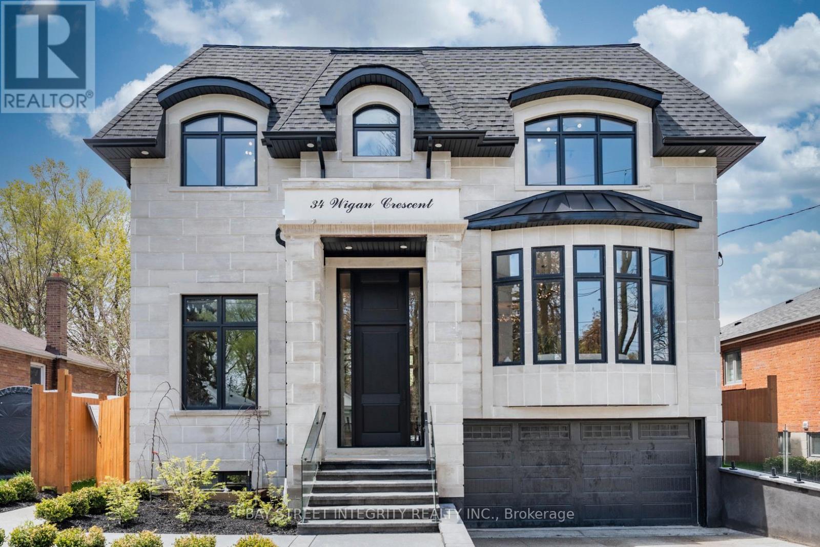 34 WIGAN CRESCENT, Toronto, Ontario