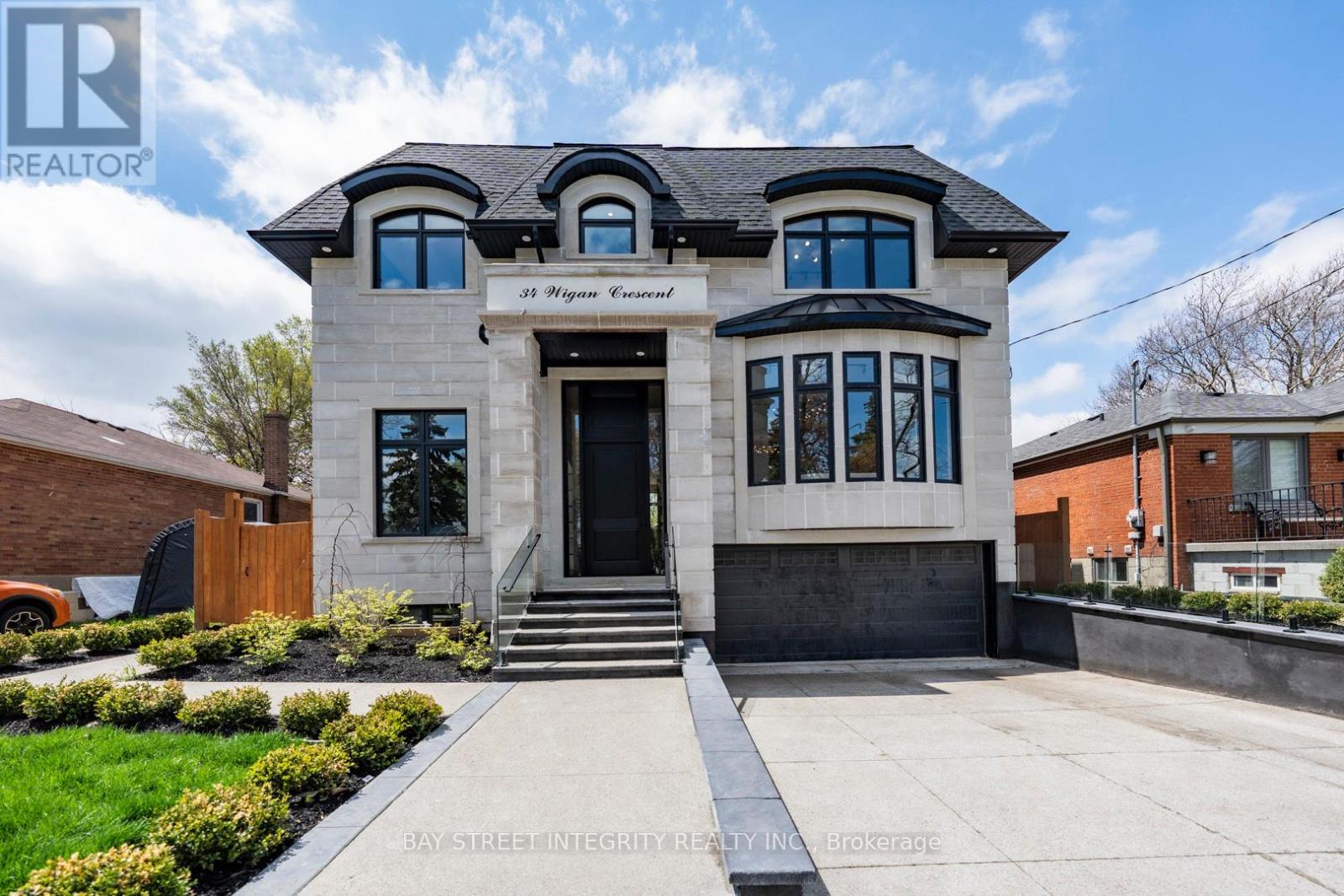 34 Wigan Crescent, Toronto, Ontario  M3H 3A4 - Photo 2 - C13128438