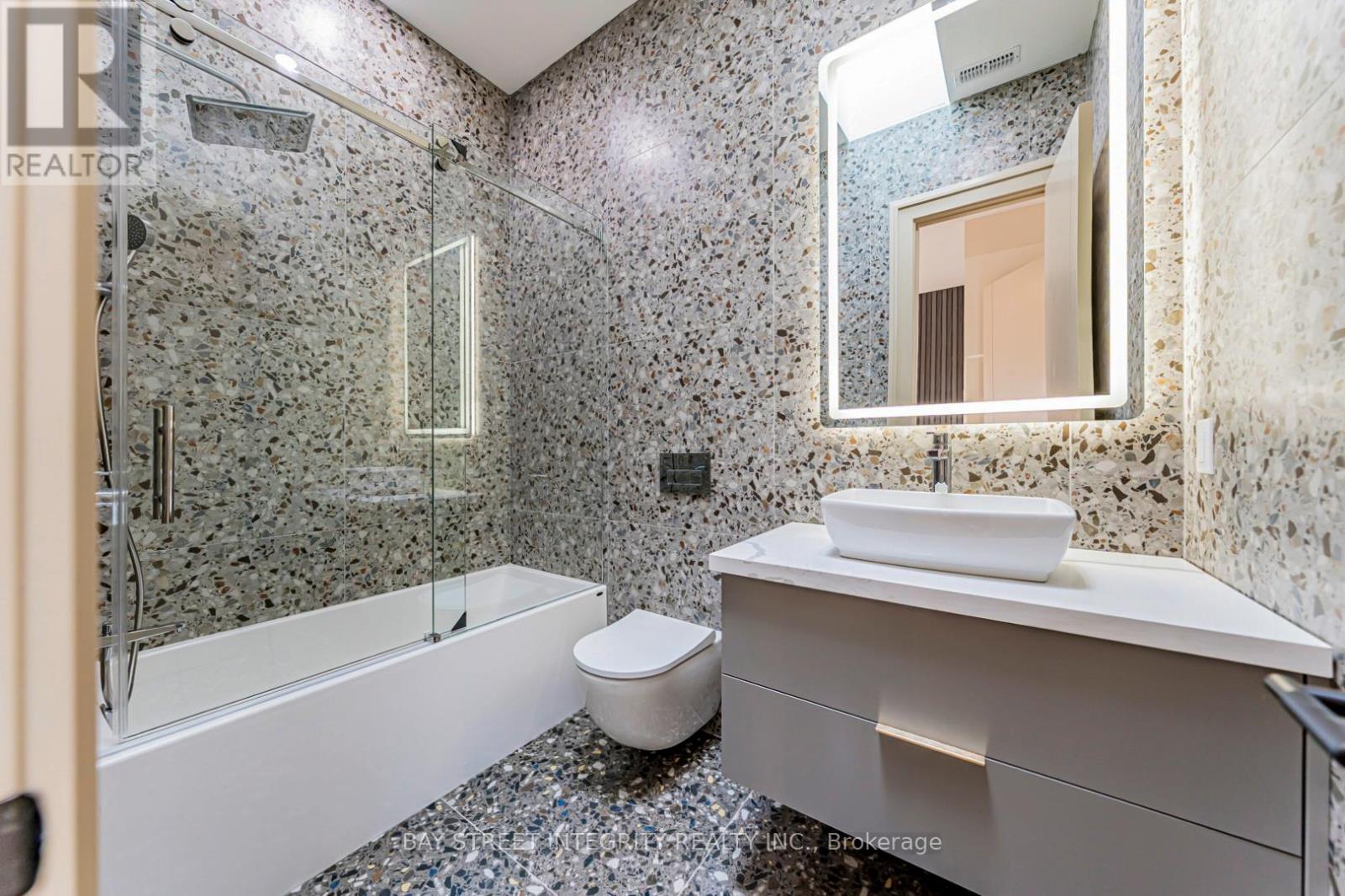 34 Wigan Crescent, Toronto, Ontario  M3H 3A4 - Photo 25 - C13128438