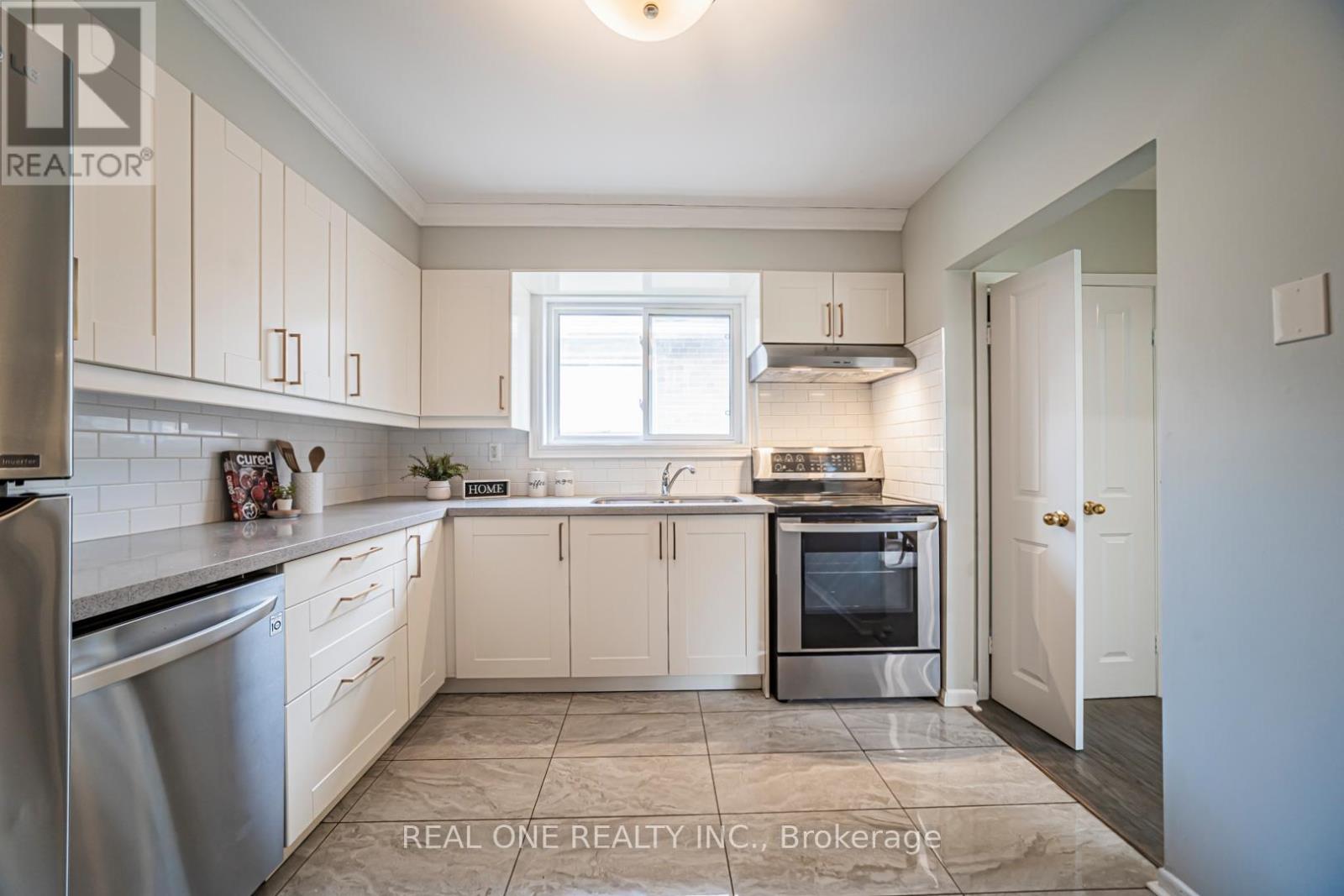27 Elise Terrace, Toronto, Ontario  M2R 2W9 - Photo 16 - C13128494