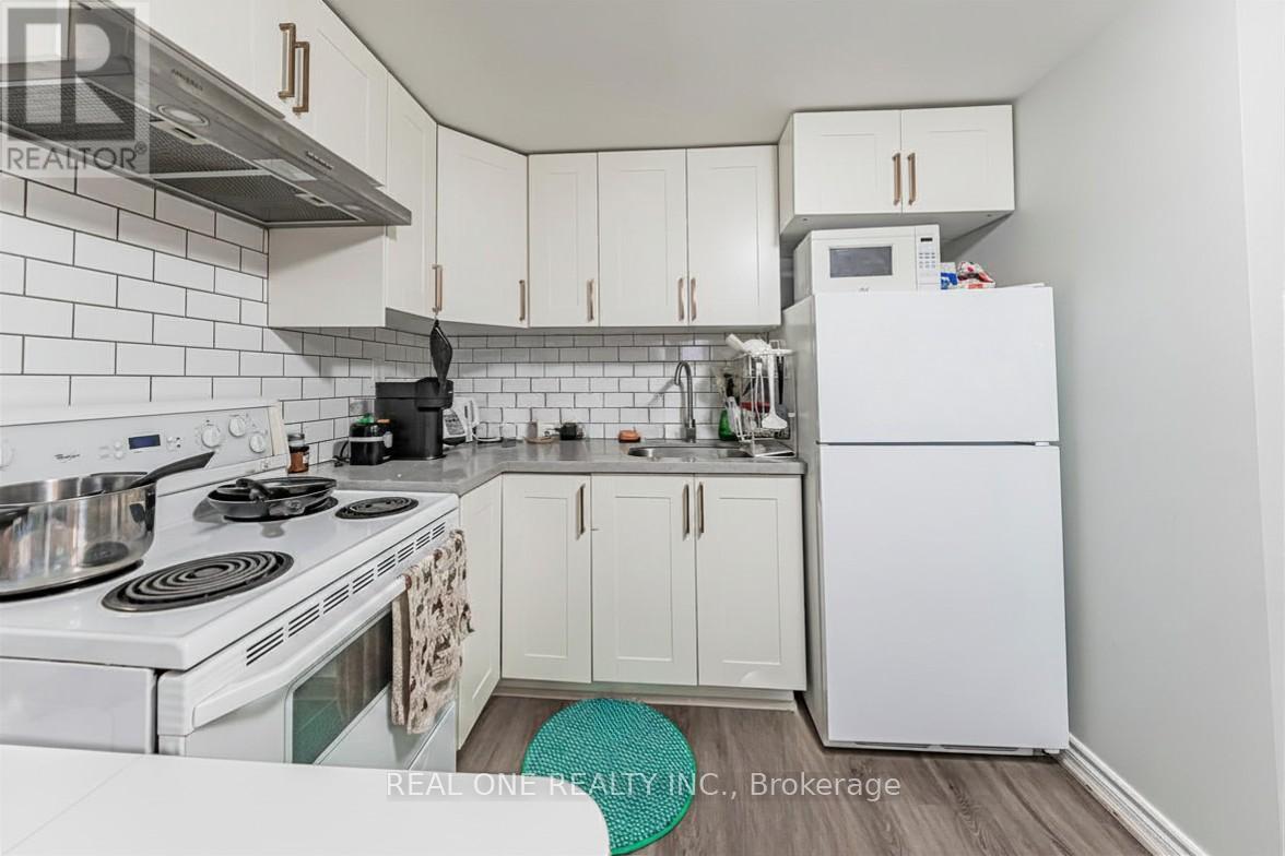 27 Elise Terrace, Toronto, Ontario  M2R 2W9 - Photo 33 - C13128494