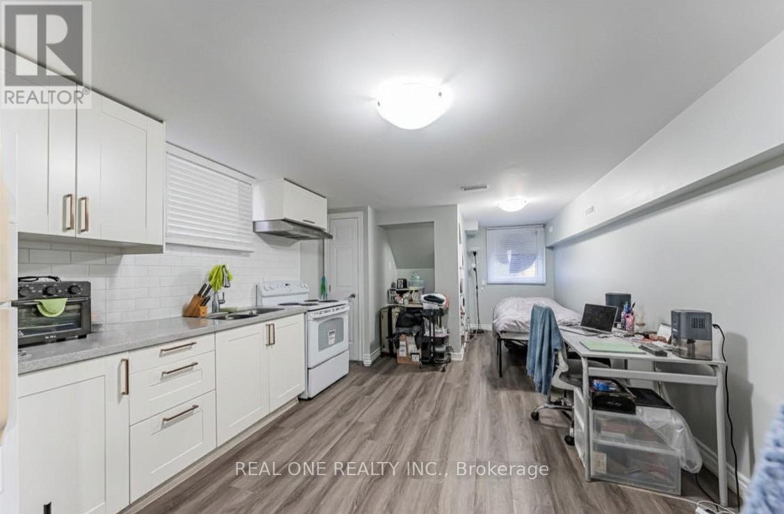 27 Elise Terrace, Toronto, Ontario  M2R 2W9 - Photo 36 - C13128494