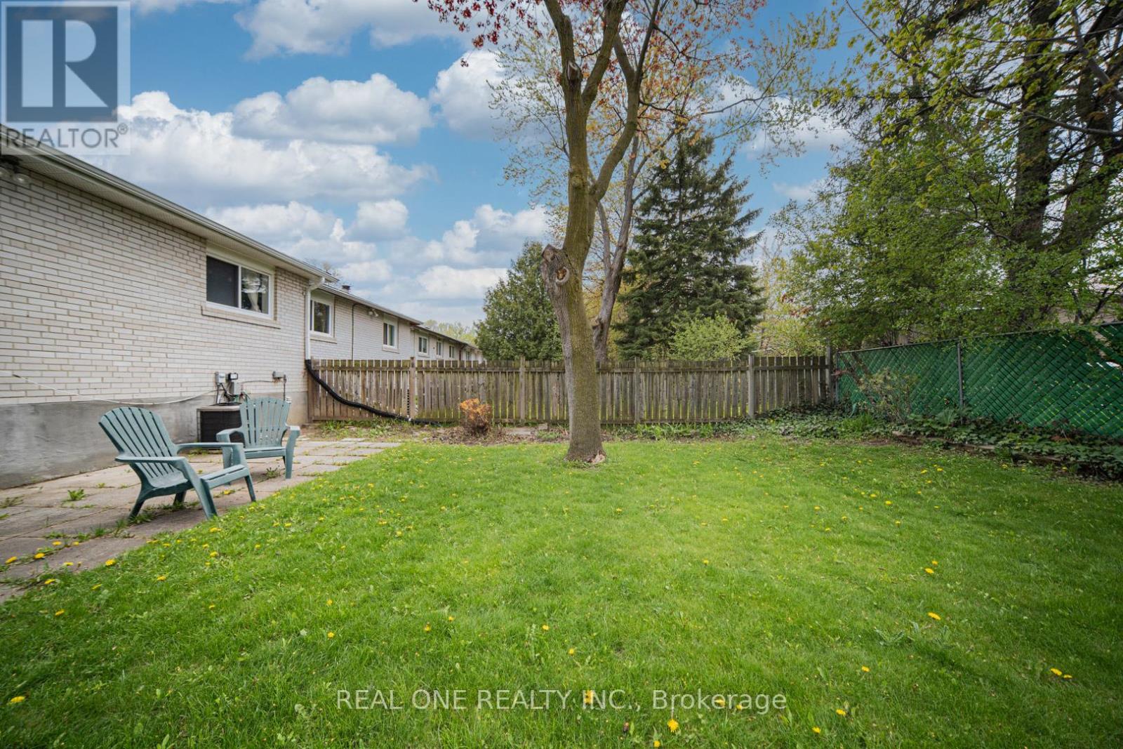 27 Elise Terrace, Toronto, Ontario  M2R 2W9 - Photo 41 - C13128494
