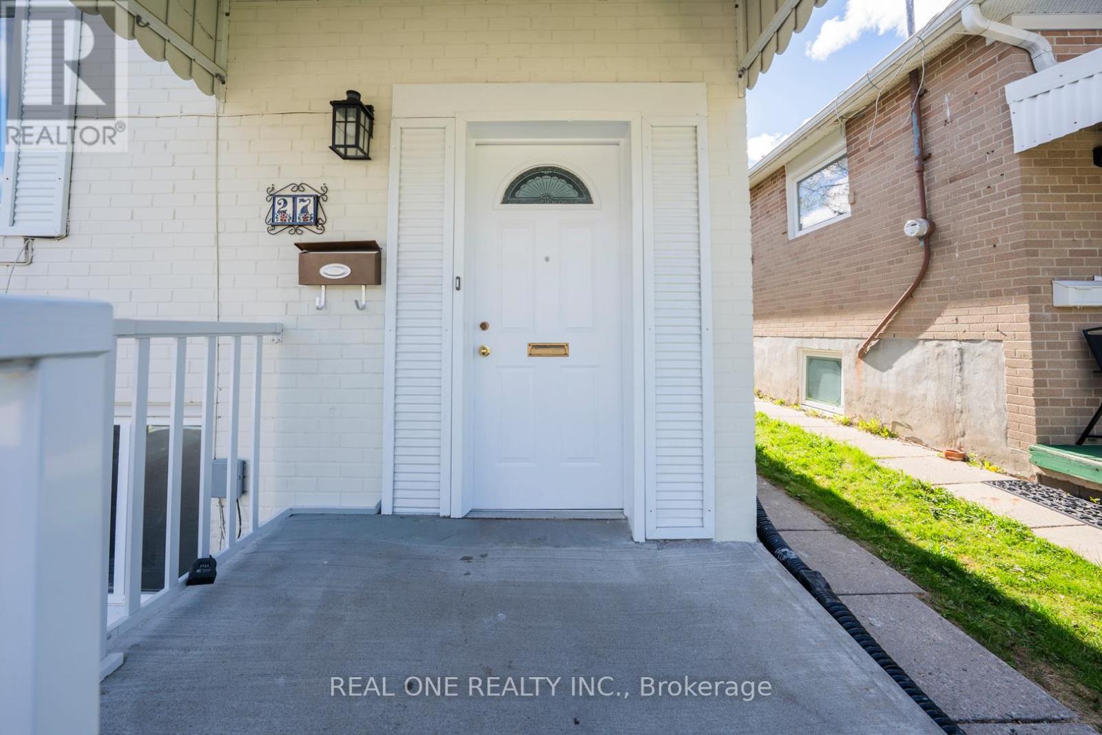 27 Elise Terrace, Toronto, Ontario  M2R 2W9 - Photo 5 - C13128494
