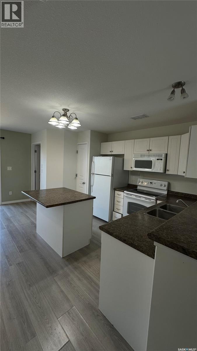 13 1437 1st Street, Estevan, Saskatchewan  S4A 2X5 - Photo 5 - SK035928