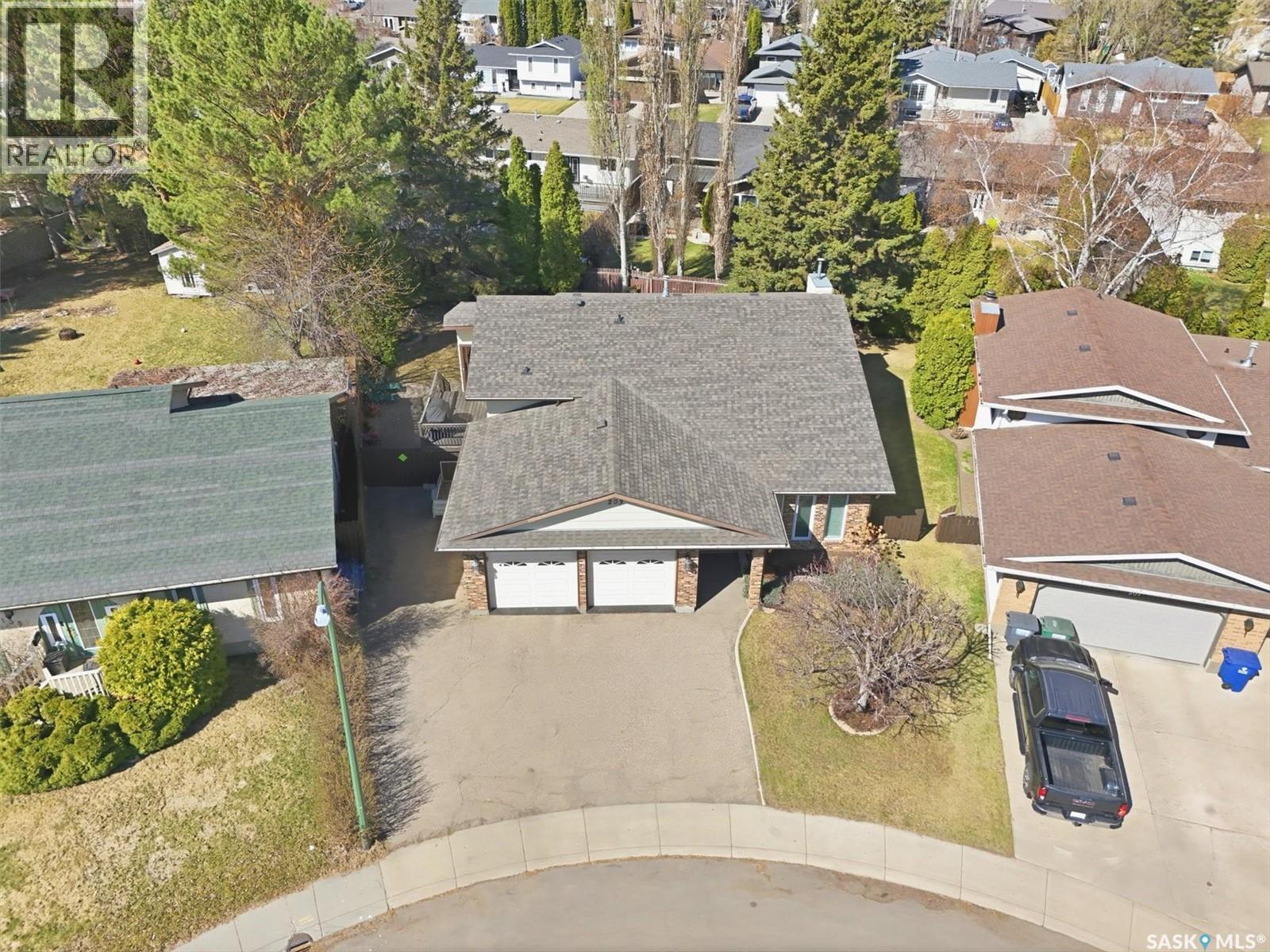 203 Gustin Crescent, Saskatoon, Saskatchewan  S7K 6G8 - Photo 4 - SK035780
