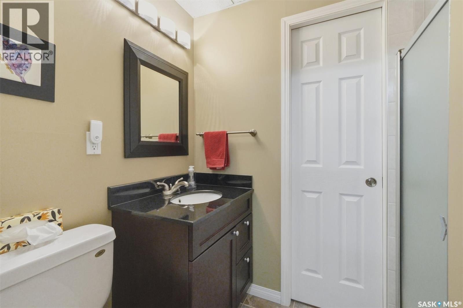 203 Gustin Crescent, Saskatoon, Saskatchewan  S7K 6G8 - Photo 47 - SK035780