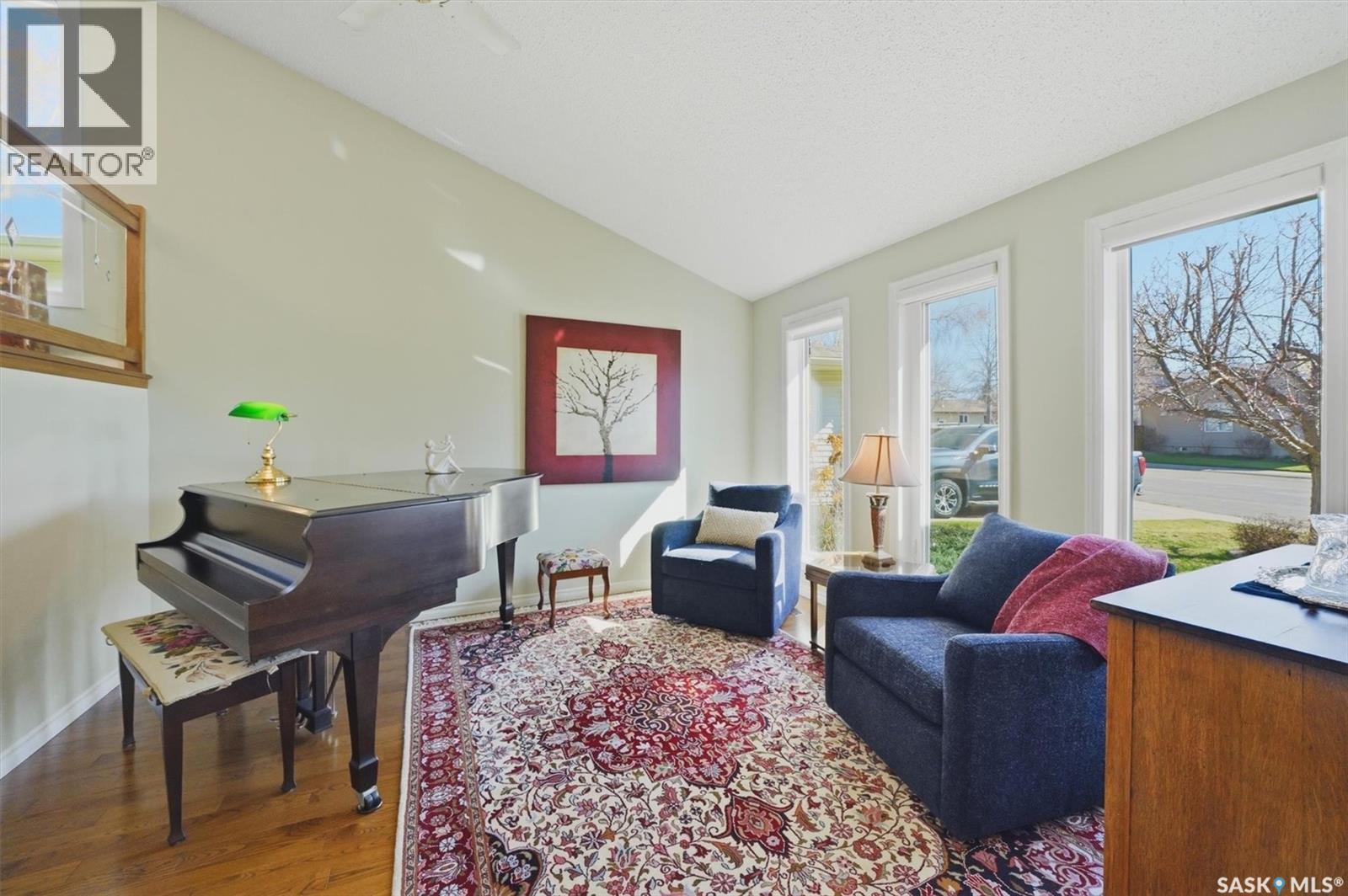 203 Gustin Crescent, Saskatoon, Saskatchewan  S7K 6G8 - Photo 8 - SK035780