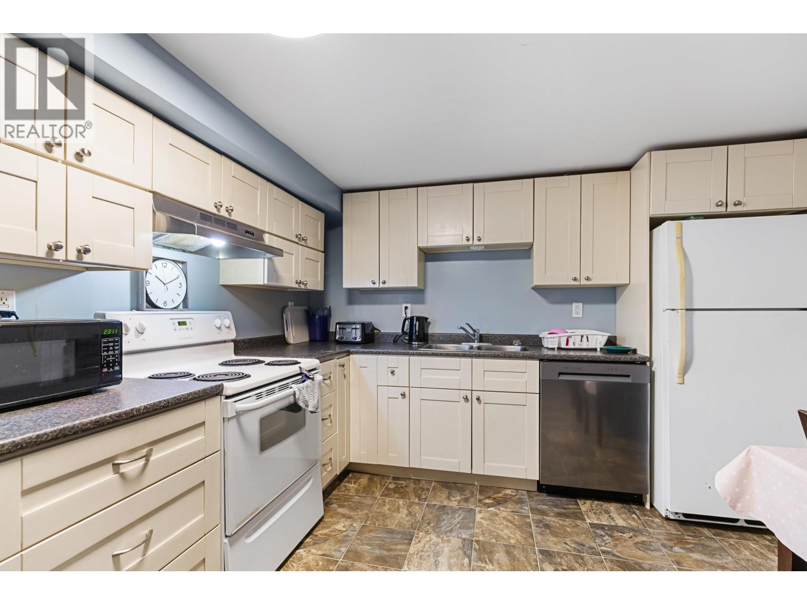 585 Gillett Street, Prince George, British Columbia  V2M 2T8 - Photo 8 - R3123360