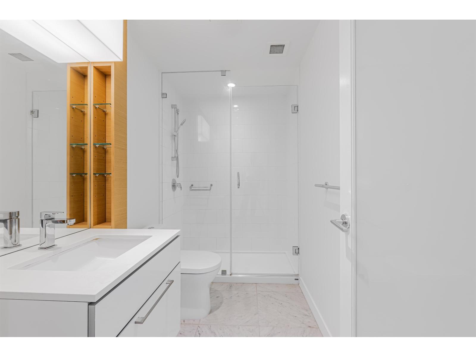 2408 13438 Central Avenue, Surrey, British Columbia  V3T 0N2 - Photo 17 - R3123477