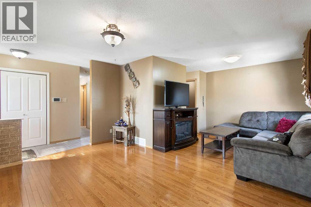 1108 Marcombe Crescent Ne, Calgary, Alberta  T2A 4H7 - Photo 2 - A2303472