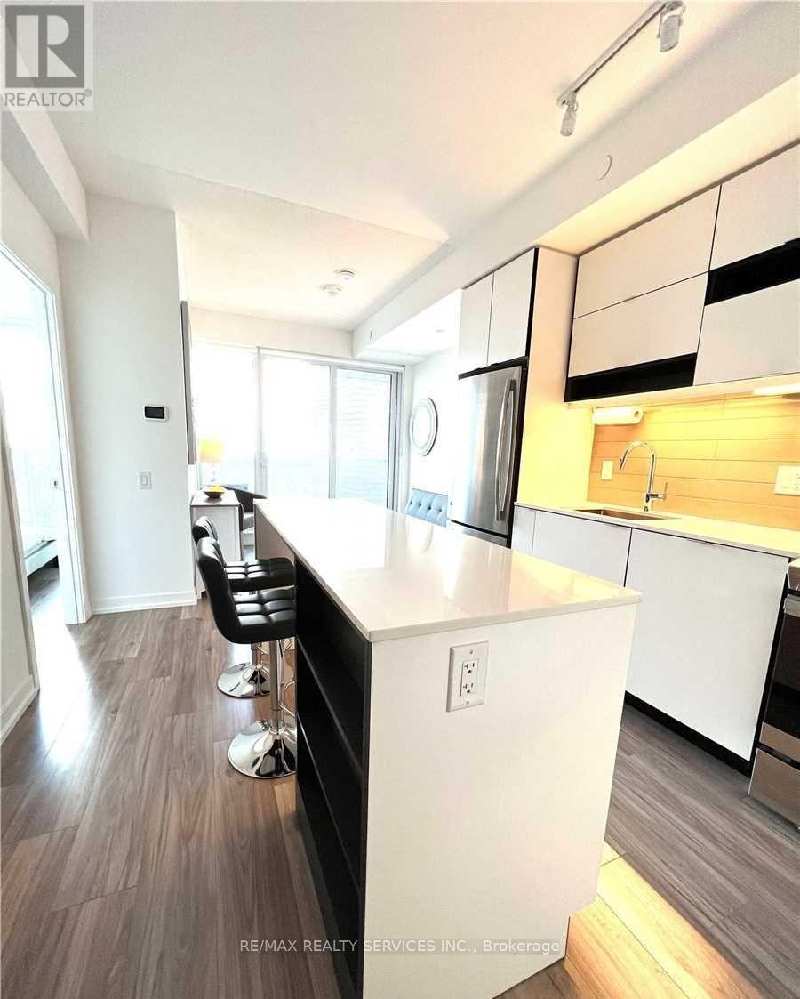 2509 - 4065 Confederation Parkway, Mississauga, Ontario  L5B 0L4 - Photo 2 - W13128400