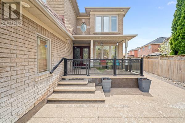 3 Fiddleneck Crescent, Brampton, Ontario  L6R 1R2 - Photo 10 - W13128432