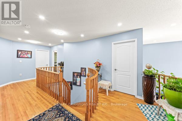 3 Fiddleneck Crescent, Brampton, Ontario  L6R 1R2 - Photo 22 - W13128432