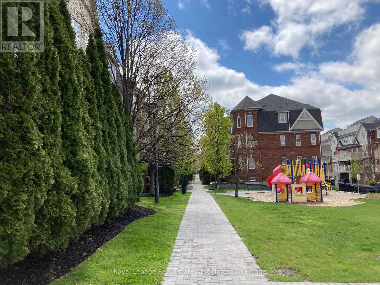 4 - 730 Neighbourhood Circle, Mississauga, Ontario  L5B 0B3 - Photo 2 - W13128440