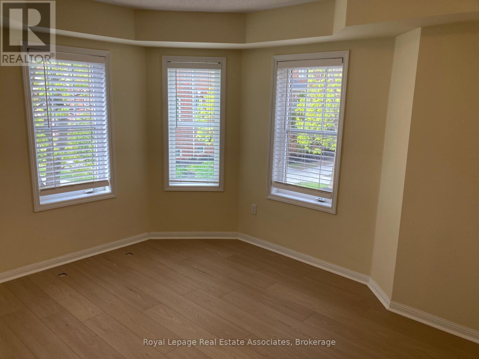 4 - 730 Neighbourhood Circle, Mississauga, Ontario  L5B 0B3 - Photo 24 - W13128440