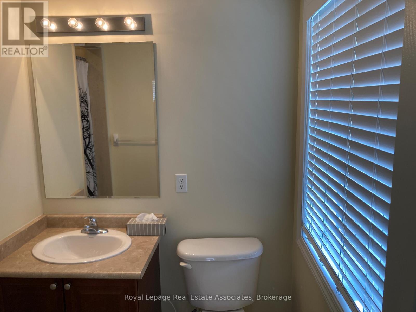 4 - 730 Neighbourhood Circle, Mississauga, Ontario  L5B 0B3 - Photo 27 - W13128440
