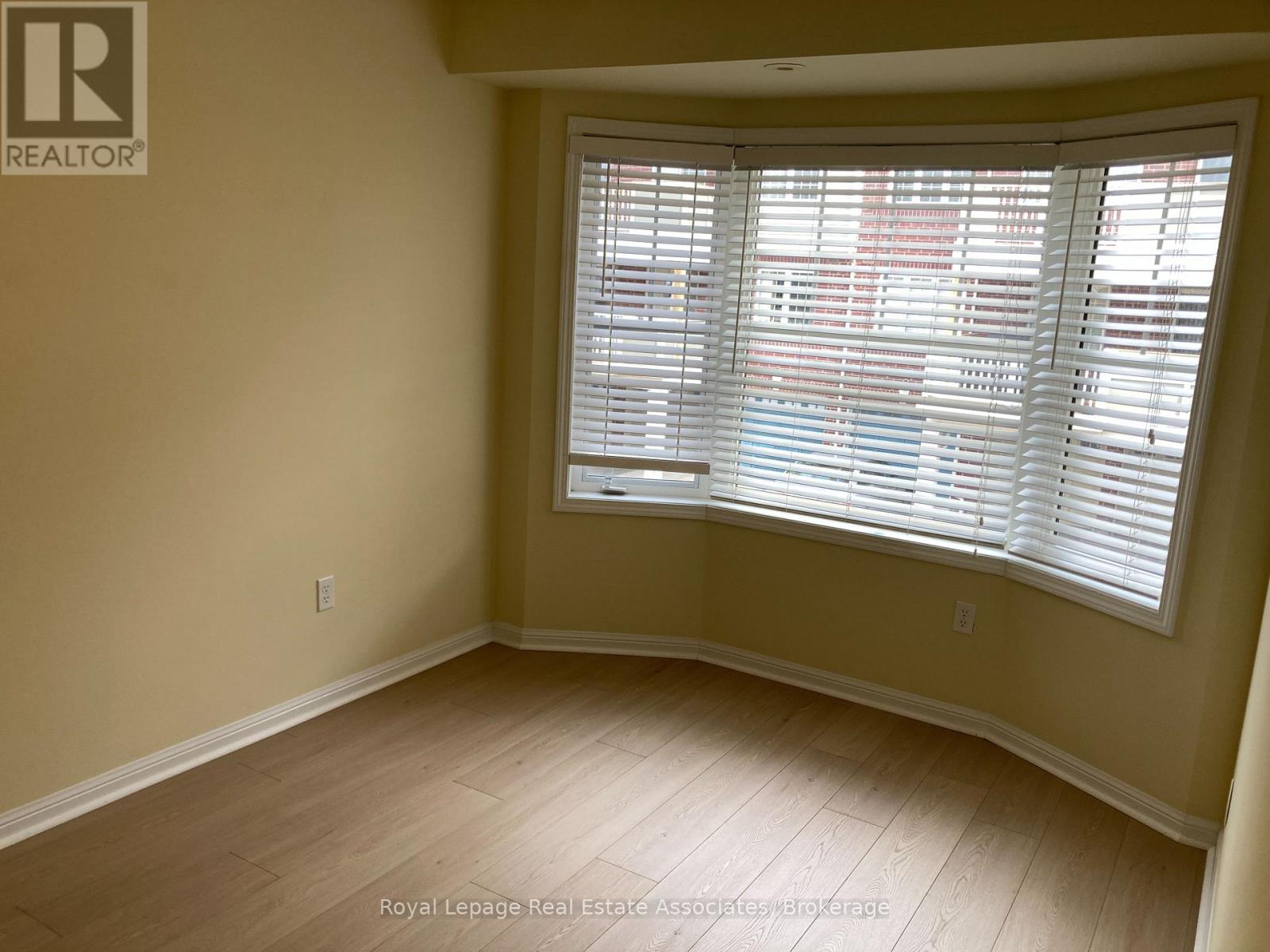 4 - 730 Neighbourhood Circle, Mississauga, Ontario  L5B 0B3 - Photo 28 - W13128440