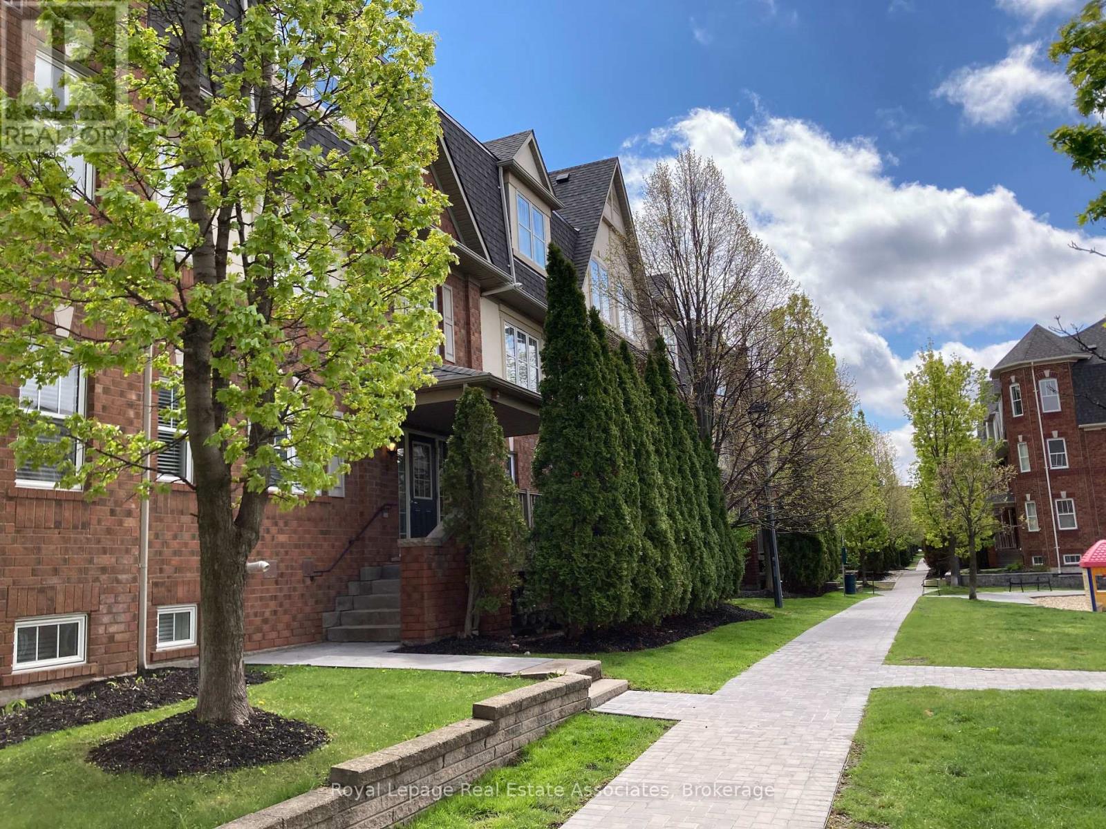 4 - 730 Neighbourhood Circle, Mississauga, Ontario  L5B 0B3 - Photo 3 - W13128440