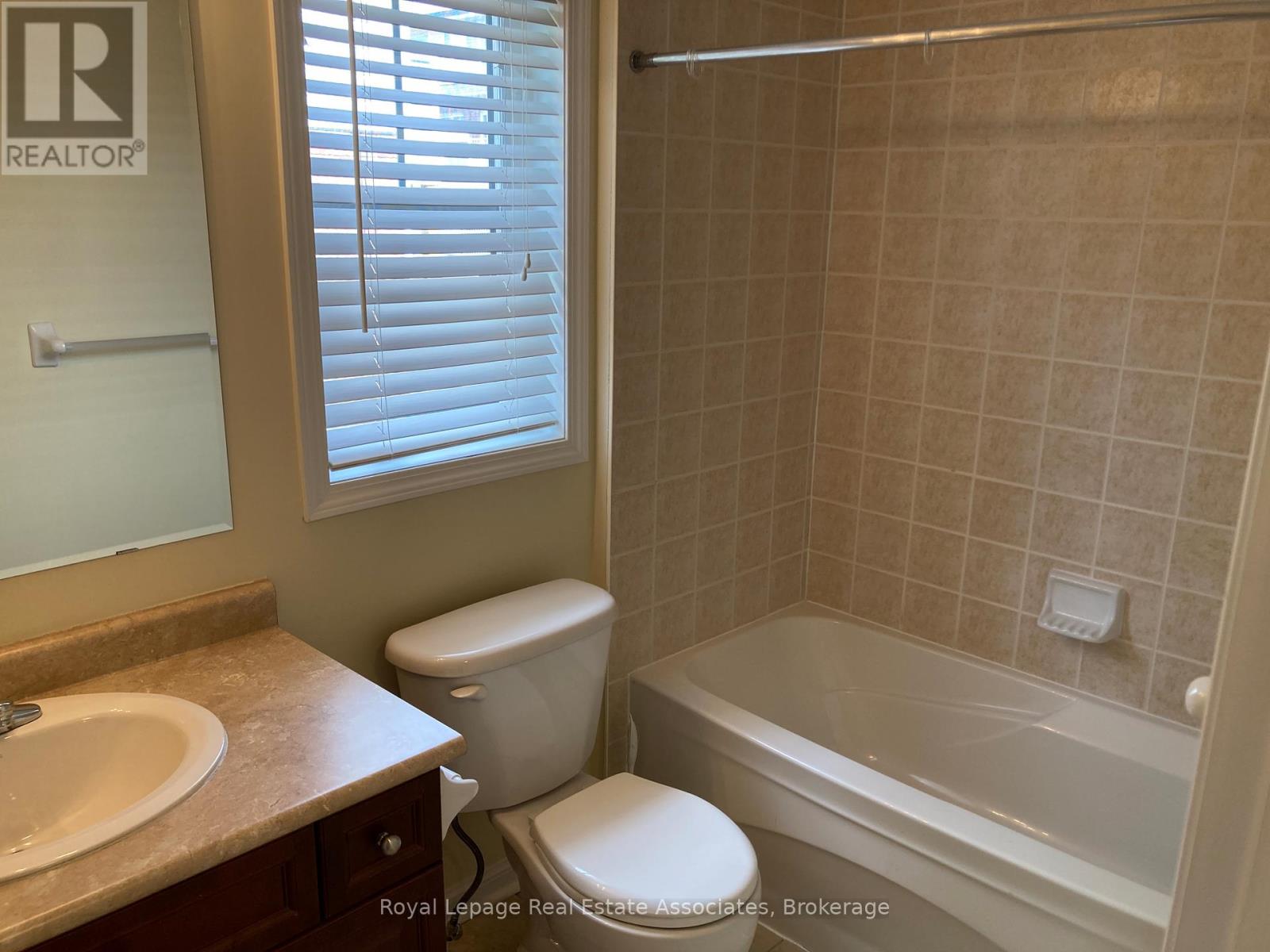 4 - 730 Neighbourhood Circle, Mississauga, Ontario  L5B 0B3 - Photo 30 - W13128440