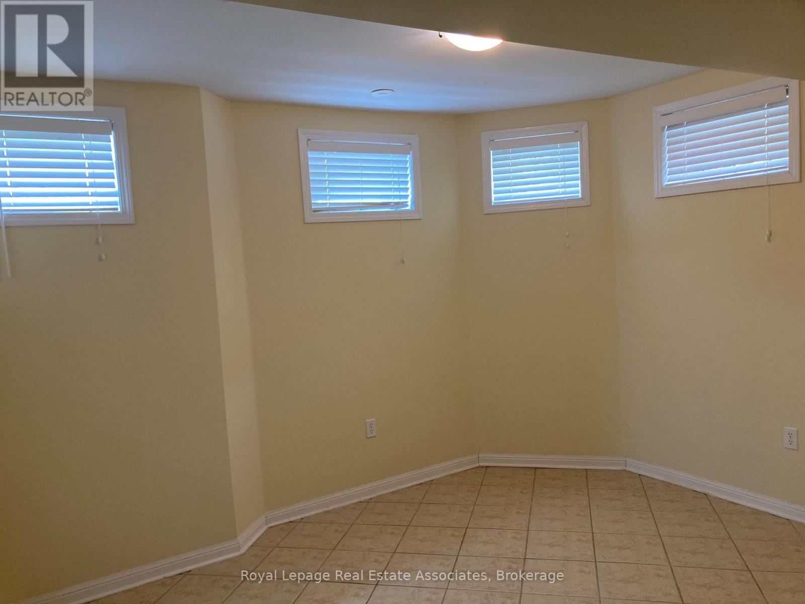 4 - 730 Neighbourhood Circle, Mississauga, Ontario  L5B 0B3 - Photo 33 - W13128440