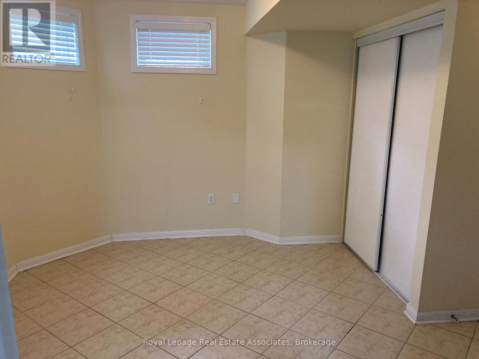 4 - 730 Neighbourhood Circle, Mississauga, Ontario  L5B 0B3 - Photo 35 - W13128440
