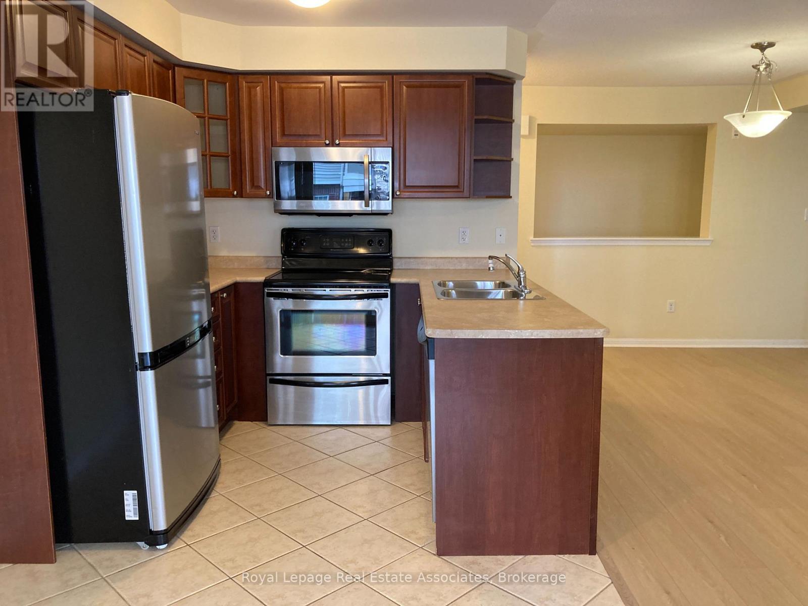 4 - 730 Neighbourhood Circle, Mississauga, Ontario  L5B 0B3 - Photo 9 - W13128440