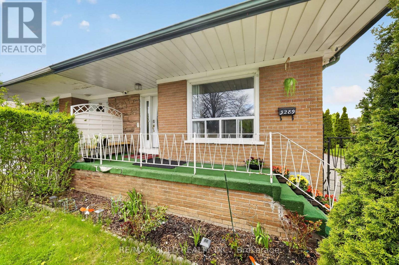 3289 Victory Crescent, Mississauga, Ontario  L4T 1M1 - Photo 3 - W13128462