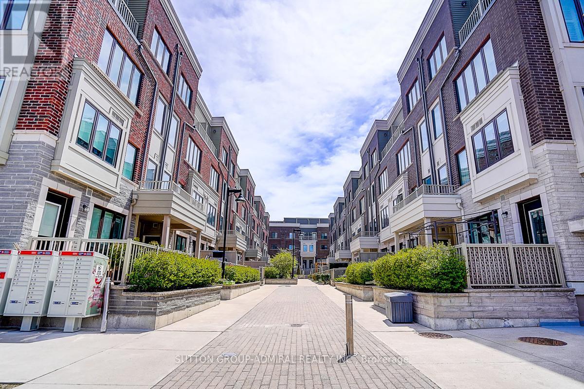 18 - 85 Eastwood Park Gardens, Toronto, Ontario  M8W 0B9 - Photo 2 - W13128480