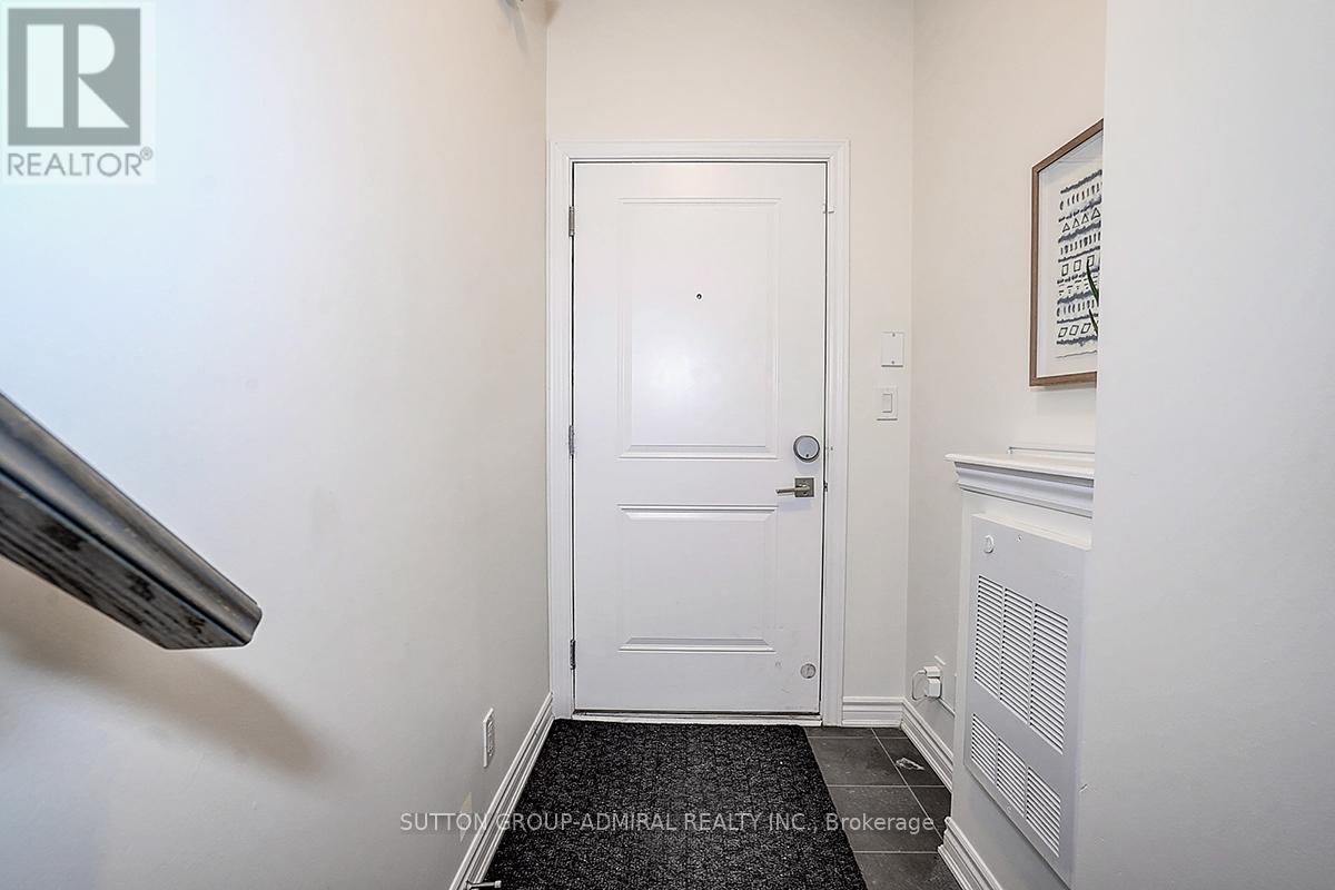 18 - 85 Eastwood Park Gardens, Toronto, Ontario  M8W 0B9 - Photo 4 - W13128480
