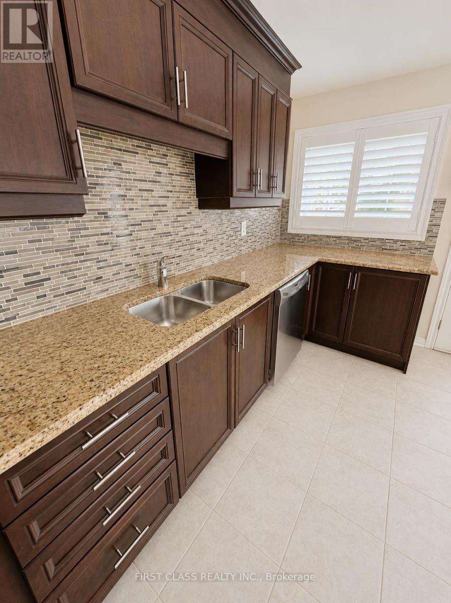 2372 Cornerbrooke Crescent, Oakville, Ontario  L6M 4B5 - Photo 10 - W13128482