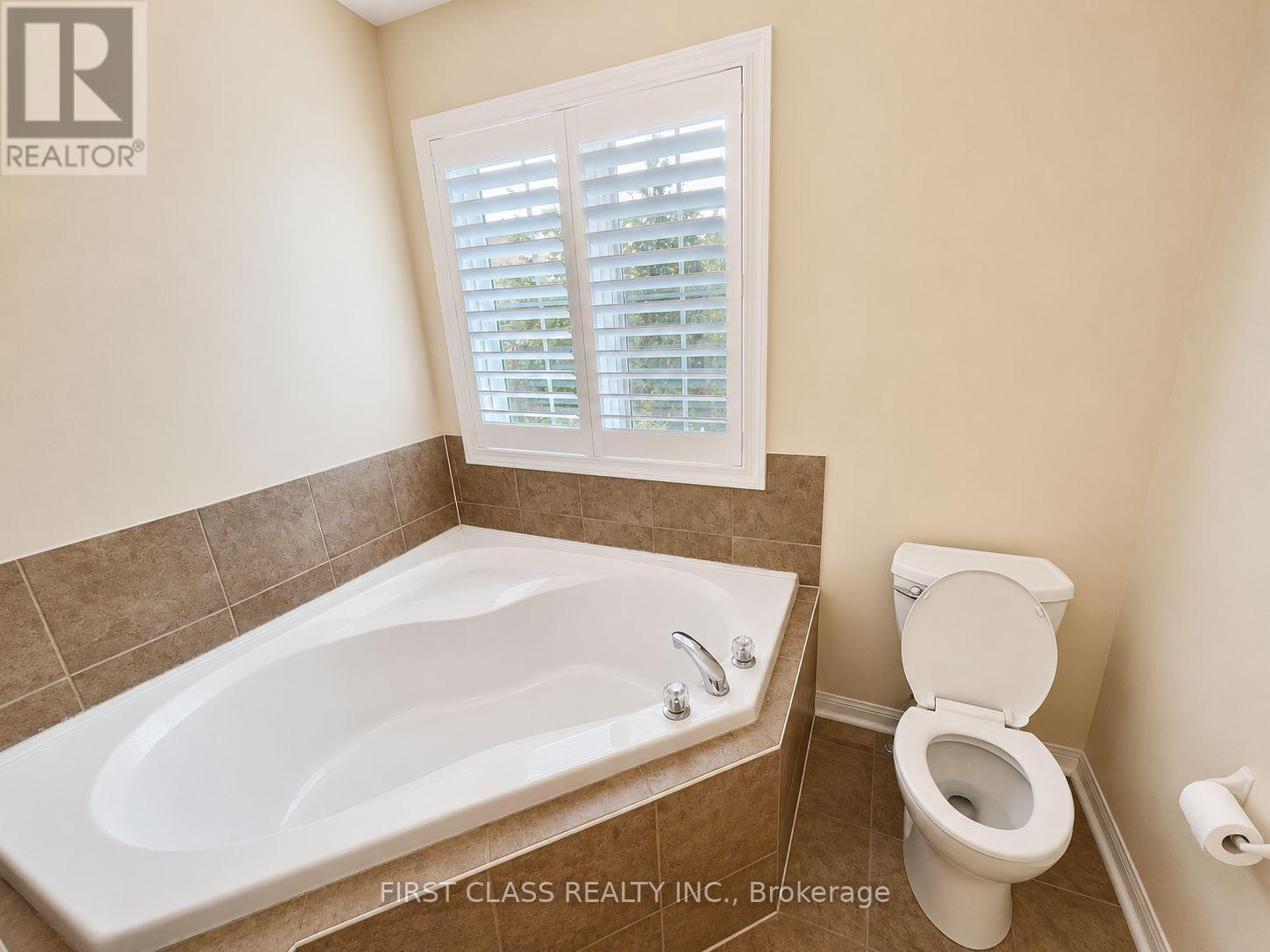 2372 Cornerbrooke Crescent, Oakville, Ontario  L6M 4B5 - Photo 15 - W13128482