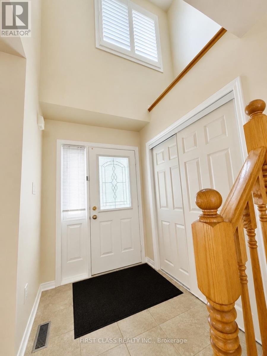 2372 Cornerbrooke Crescent, Oakville, Ontario  L6M 4B5 - Photo 3 - W13128482