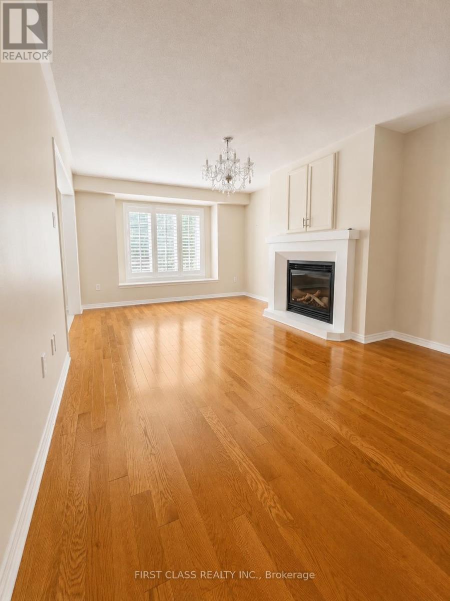 2372 Cornerbrooke Crescent, Oakville, Ontario  L6M 4B5 - Photo 5 - W13128482
