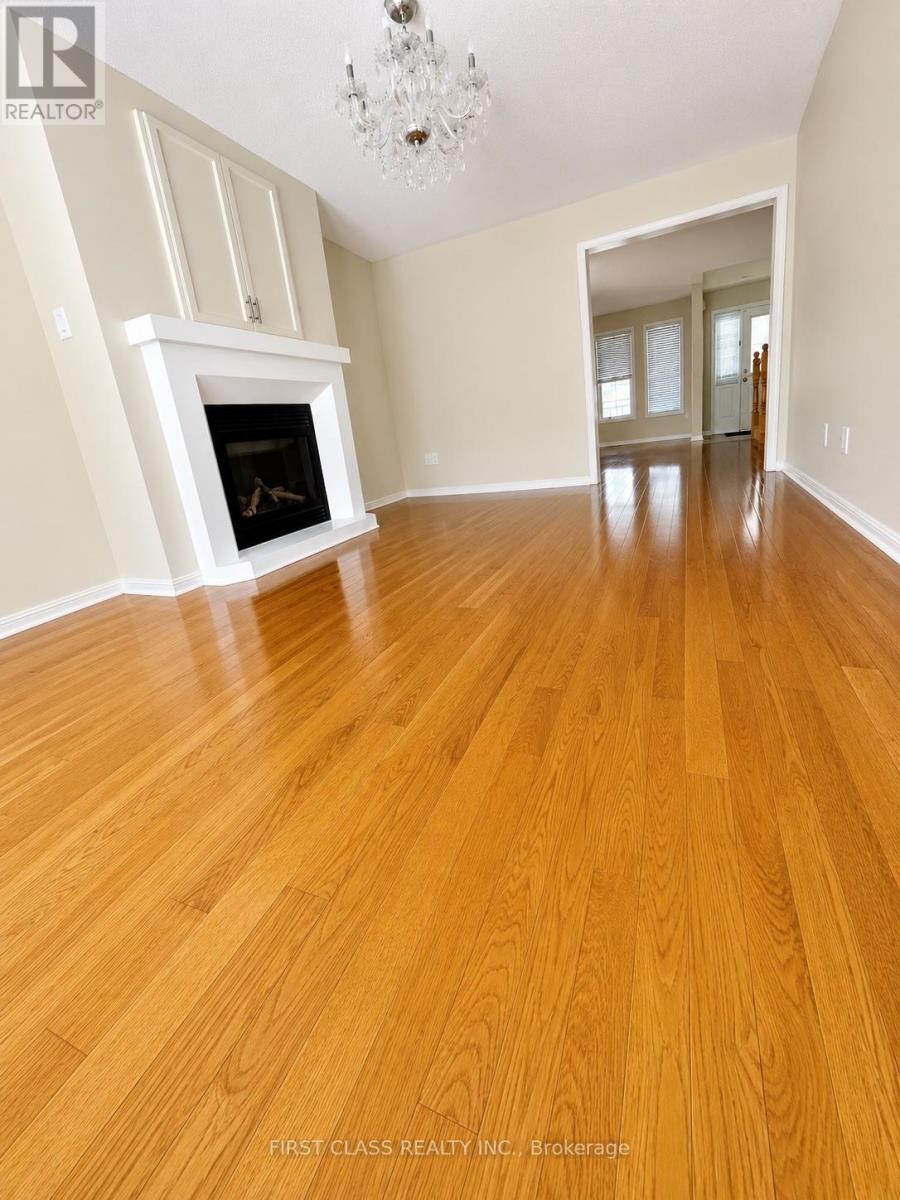 2372 Cornerbrooke Crescent, Oakville, Ontario  L6M 4B5 - Photo 6 - W13128482